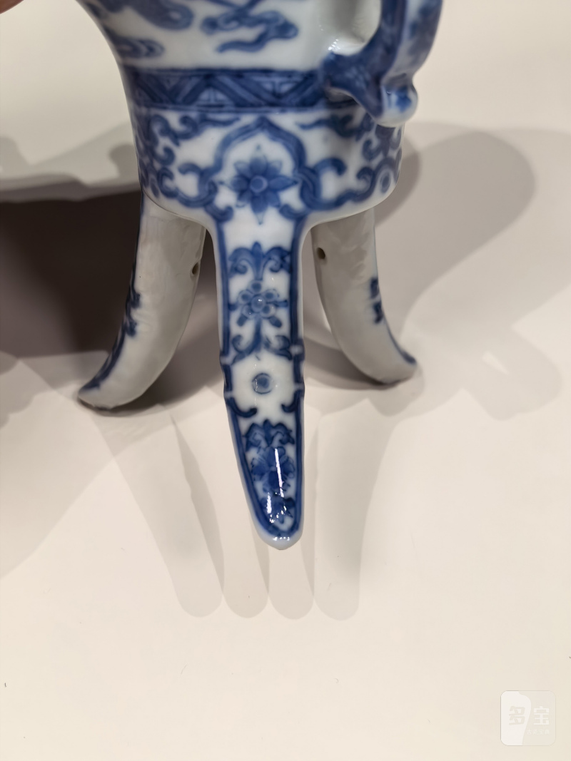 清乾隆 青花云鹤纹爵杯及江山一统爵盘一套 - 图12